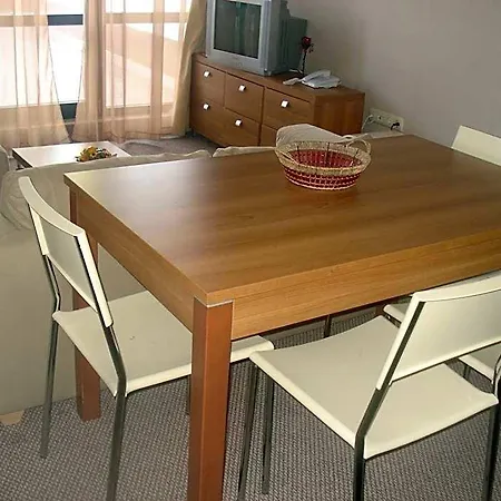 Aparthotel Snezhanka Tmf 3*