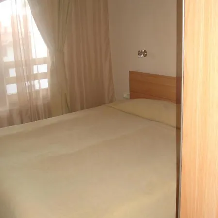 Aparthotel Snezhanka Tmf